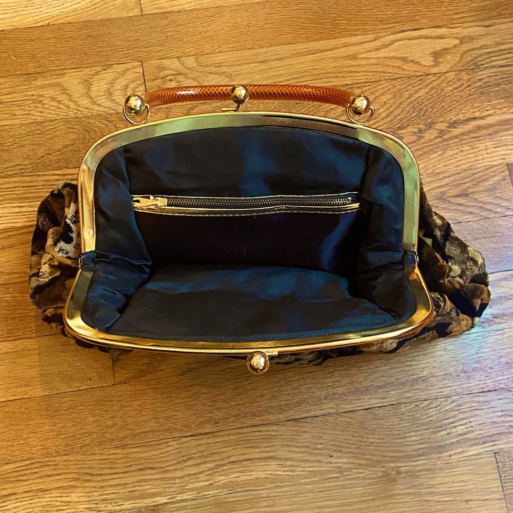 *** SOLD*** Vintage Tapestry Handbag - Picture 4 of 7